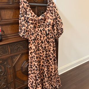 Chic Leopard Long Sleeve Dress